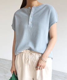 ピグメント加工コットンワッフル背中ボタンTシャツ
