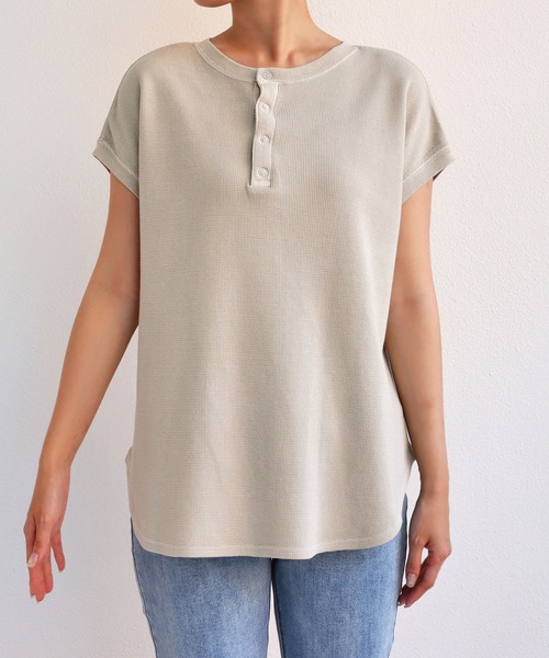 andme(アンドミー)の「ピグメント加工コットンワッフル背中ボタンTシャツ(Tシャツ/カットソー・レディース・オフホワイト/ブルー/グリーン/モカ/ラベンダー/グレー系その他/スミクロ・M)」の10枚目の写真