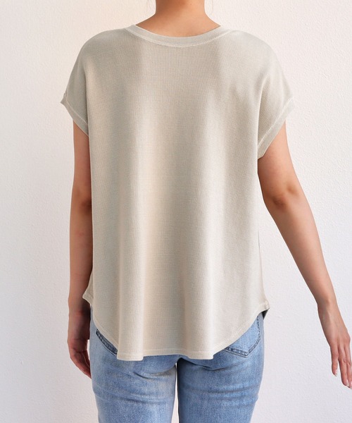 andme(アンドミー)の「ピグメント加工コットンワッフル背中ボタンTシャツ(Tシャツ/カットソー・レディース・オフホワイト/ブルー/グリーン/モカ/ラベンダー/グレー系その他/スミクロ・M)」の14枚目の写真