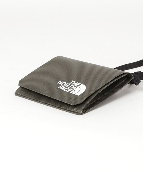 THE NORTH FACE（ザノースフェイス）の「THE NORTH FACE/ノースフェイス フィルデンスミニネックホルダー NM82017（ショルダーバッグ・メンズ・グリーン/ブラック/グレー・ONE SIZE/FREE）」の6枚目の写真