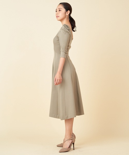 ROYAL PARTY（ロイヤルパーティー）の「パワショルフレアニットワンピース（ワンピース・レディース・ブラック/カーキ/パープル・FREE）」の20枚目の写真