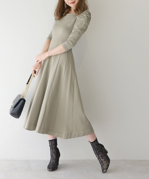 ROYAL PARTY（ロイヤルパーティー）の「パワショルフレアニットワンピース（ワンピース・レディース・ブラック/カーキ/パープル・FREE）」の18枚目の写真