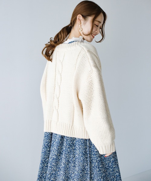 haco!（ハコ）の「どんなコーデにもサッと羽織るだけで気軽に着映える！ケーブルニットカーディガン（カーディガン/ボレロ・レディース・ブラック/アイボリー・2/1）」の12枚目の写真