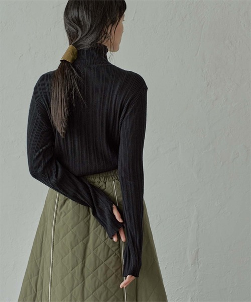 miette（ミエット）の「ｶｼﾐｱﾀｯﾁﾗﾝﾀﾞﾑﾘﾌﾞﾀｰﾄﾙﾆｯﾄ（ニット/セーター・レディース・ブラック/ブルー/グリーン/アイボリー・FREE）」の10枚目の写真