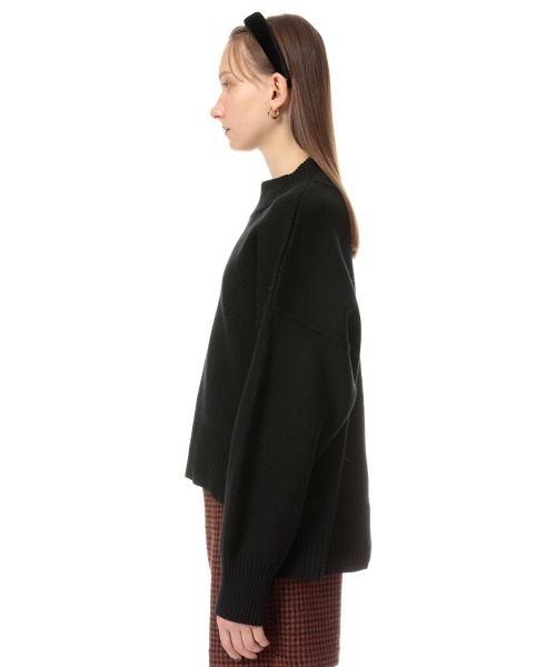 SLY（スライ）の「MOCK NECK SIDE SLIT TOPS サイド スリット トップス（ニット/セーター・レディース・ターコイズブルー/ブラック/ベージュ/オフホワイト・FREE）」の13枚目の写真