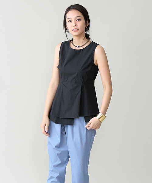 ELFORBR(エルフォーブル)の「イレギュラーヘムブラウス(シャツ/ブラウス・レディース・ホワイト/ブラック・38)」の2枚目の写真