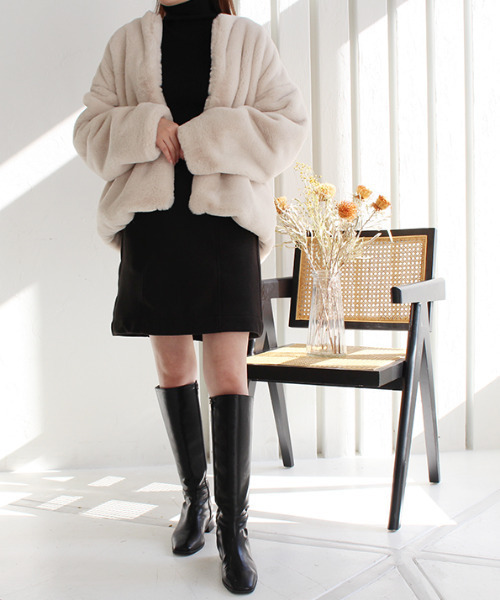 MODE ROBE(モードローブ)の「ノーカラーショートファーコート(ノーカラーコート・レディース・アイボリー/ブラウン・FREE)」の11枚目の写真