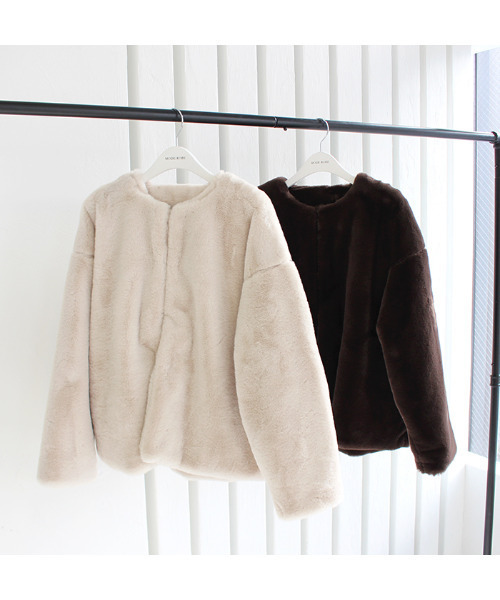 MODE ROBE(モードローブ)の「ノーカラーショートファーコート(ノーカラーコート・レディース・アイボリー/ブラウン・FREE)」の12枚目の写真