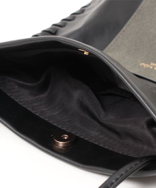 HONEYSUCKLE ROSE（ハニーサックルローズ）の「【HONEYSUCKLE ROSE】カガリステッチショルダー（ショルダーバッグ・レディース・ブラック/オフホワイト・ONE SIZE）」の6枚目の写真