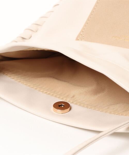 HONEYSUCKLE ROSE（ハニーサックルローズ）の「【HONEYSUCKLE ROSE】カガリステッチショルダー（ショルダーバッグ・レディース・ブラック/オフホワイト・ONE SIZE）」の7枚目の写真