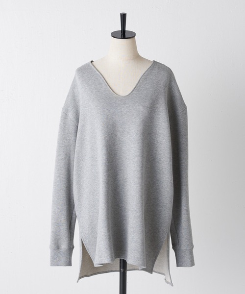 BEARDSLEY（ビアズリー）の「ハイネックなど重ねても使いやすい生地感 デコルテトレーナー（Tシャツ/カットソー・レディース・ホワイト/グレー/レッド・FREE）」の8枚目の写真