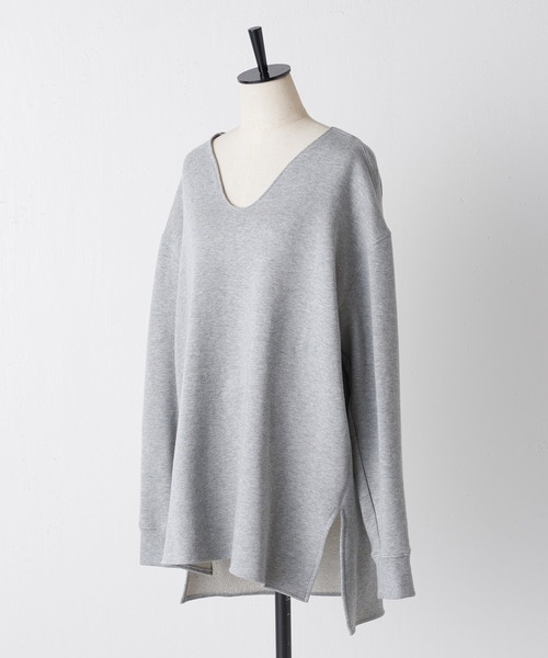 BEARDSLEY（ビアズリー）の「ハイネックなど重ねても使いやすい生地感 デコルテトレーナー（Tシャツ/カットソー・レディース・ホワイト/グレー/レッド・FREE）」の9枚目の写真