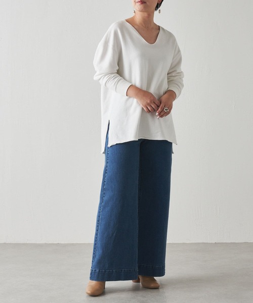 BEARDSLEY（ビアズリー）の「ハイネックなど重ねても使いやすい生地感 デコルテトレーナー（Tシャツ/カットソー・レディース・ホワイト/グレー/レッド・FREE）」の18枚目の写真