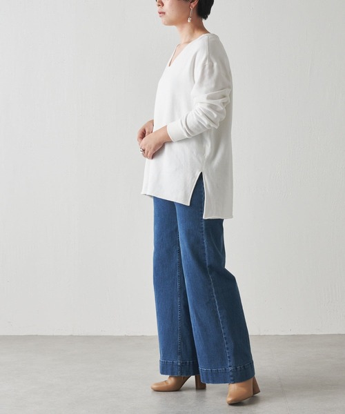 BEARDSLEY（ビアズリー）の「ハイネックなど重ねても使いやすい生地感 デコルテトレーナー（Tシャツ/カットソー・レディース・ホワイト/グレー/レッド・FREE）」の19枚目の写真