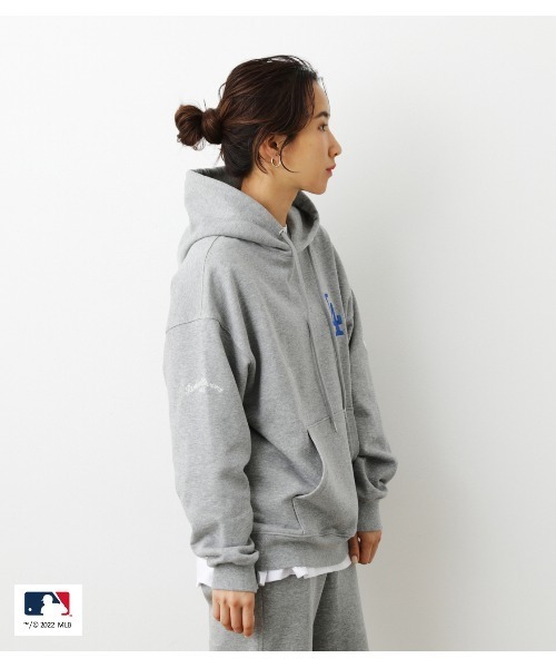 RODEO CROWNS WIDE BOWL（ロデオクラウンズワイドボウル）の「MLB TEAM スウェットパーカー（パーカー・レディース・ネイビー/杢グレー/グリーン・LARGE/MEDIUM）」の15枚目の写真