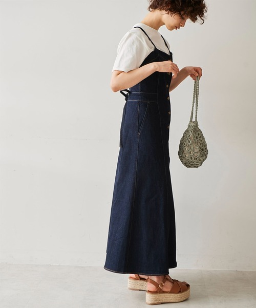 FREE'S MART(フリーズマート)の「バックリボンマーメイドデニムジャンパースカート(ジャンパースカート・レディース・インディゴブルー・マルチサイズ)」の4枚目の写真