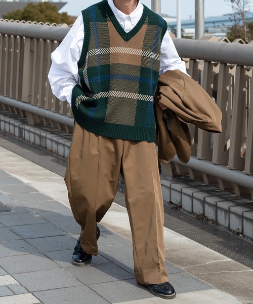 Perushu（ペルーシュ）の「オーバーサイズワンポイントシャツ（シャツ/ブラウス・メンズ・ライトブルー/ピンク/イエロー/ホワイト・LARGE/MEDIUM）」の8枚目の写真