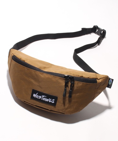 WILD THINGS（ワイルドシングス）の「【WILD THINGS/ワイルドシングス】ワンポイントロゴ ウエストバッグ（ボディバッグ/ウエストポーチ・メンズ・ホワイト/ベージュ/パープル/オリーブ/ターコイズブルー/オレンジ/マルチ/カモフラージュ/ブラック/グレー・FREE）」の4枚目の写真