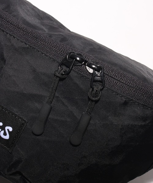 WILD THINGS（ワイルドシングス）の「【WILD THINGS/ワイルドシングス】ワンポイントロゴ ウエストバッグ（ボディバッグ/ウエストポーチ・メンズ・ホワイト/ベージュ/パープル/オリーブ/ターコイズブルー/オレンジ/マルチ/カモフラージュ/ブラック/グレー・FREE）」の18枚目の写真