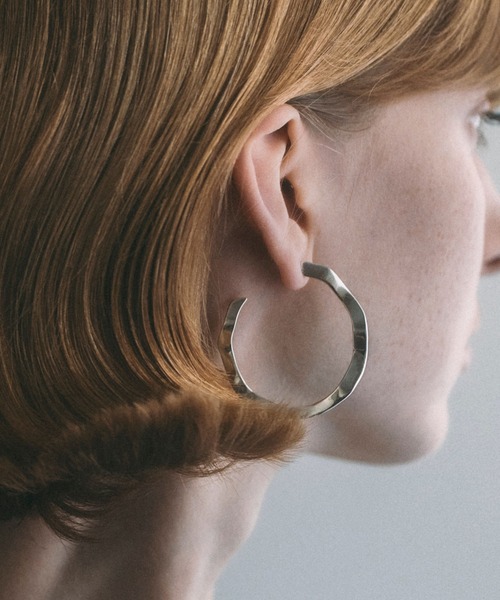 IRIS47（イリスフォーセブン）の「【IRIS 47】wavy pierce L (silver