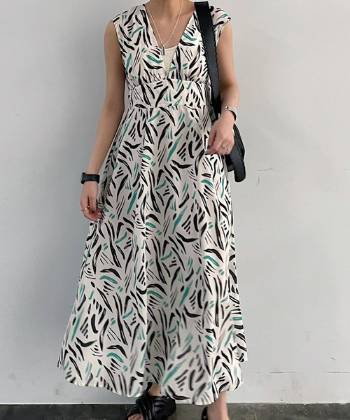 PAGEBOY(ページボーイ)の「リゾートプリントワンピース(ワンピース・レディース・オフホワイト/ブラック・FREE)」の16枚目の写真