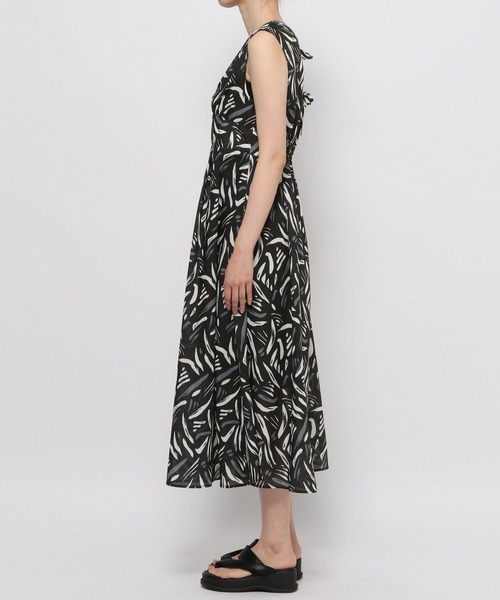 PAGEBOY(ページボーイ)の「リゾートプリントワンピース(ワンピース・レディース・オフホワイト/ブラック・FREE)」の17枚目の写真