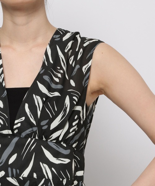 PAGEBOY(ページボーイ)の「リゾートプリントワンピース(ワンピース・レディース・オフホワイト/ブラック・FREE)」の8枚目の写真