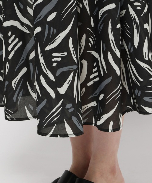 PAGEBOY(ページボーイ)の「リゾートプリントワンピース(ワンピース・レディース・オフホワイト/ブラック・FREE)」の10枚目の写真