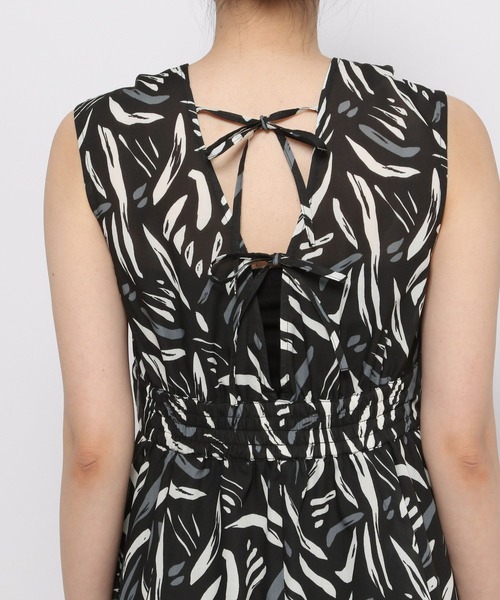 PAGEBOY(ページボーイ)の「リゾートプリントワンピース(ワンピース・レディース・オフホワイト/ブラック・FREE)」の6枚目の写真