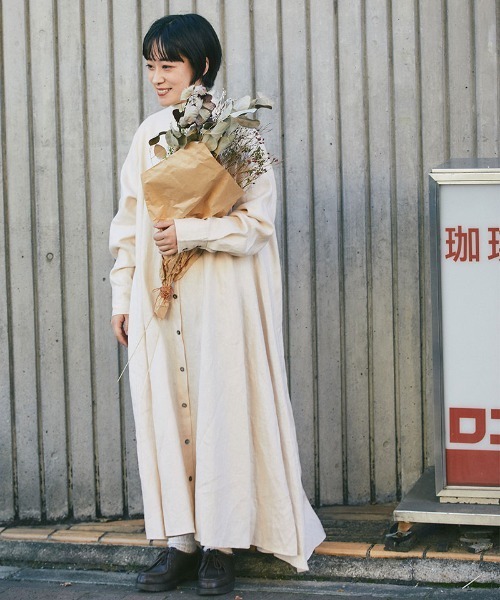 and R（アンドアール）の「リネンフレアワンピース（ワンピース・レディース・ベージュ/ネイビー/レッド・FREE）」の4枚目の写真