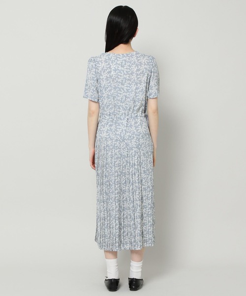 ALAND(エーランド)の「3.3Field Trip/SELF TIE WAISTワンピース 2299892(ワンピース・レディース・ライトブルー/ベージュ・FREE)」の13枚目の写真