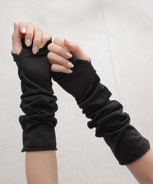 SPINNS(スピンズ)の「シアーカラーアームカバー(アームカバー・レディース・グリーン/パープル/ブラック/ホワイト・ONESIZE)」の16枚目の写真