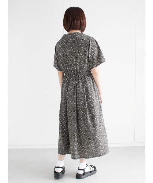 ehka sopo(エヘカソポ)の「小花柄ワンピース(ワンピース・レディース・ブラック/オフホワイト/キナリ・フリ-)」の10枚目の写真
