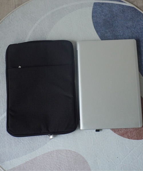 Port(ポート)の「シンプル 無地 マルチ タブレットケース / PCケース 【13インチ / 15インチ】#_(PC・タブレットケース・レディース・ブラック/パープル/グレー/ピンク・A/B)」の7枚目の写真