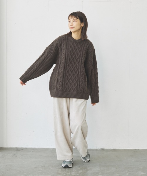 flaner（フラネ）の「Loose cable knit/ルーズケーブルニット（ニット/セーター・レディース・アイボリー/ブラウン・MEDIUM/LARGE）」の7枚目の写真