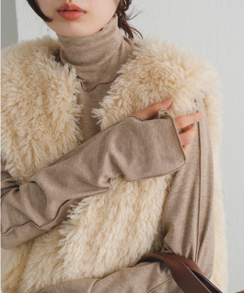 Kastane（カスタネ）の「【新色追加】MIXテレコメロウハイネックロンT（Tシャツ/カットソー・レディース・アイボリー/ブルー/モカ/サックスブルー・FREE）」の2枚目の写真