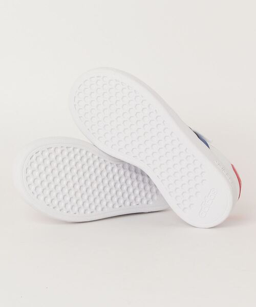 adidas(アディダス)の「adidas/アディダス キッズ スニーカー GRAND COURT 2.0 EL K GW6514(スニーカー・キッズ・ホワイト×ブルー・17.0cm/18.0cm/21.0cm/23.0cm/19.0cm/22.0cm/24.0cm/20.0cm)」の3枚目の写真