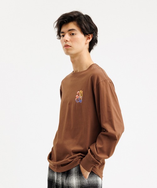 Saturdays NYC(サタデーズ ニューヨークシティ )の「Airbrush Flower LS Tee(Tシャツ/カットソー・メンズ・ブラウン系その他2/ブルー・X-SMALL/S/XL/L/M)」の3枚目の写真