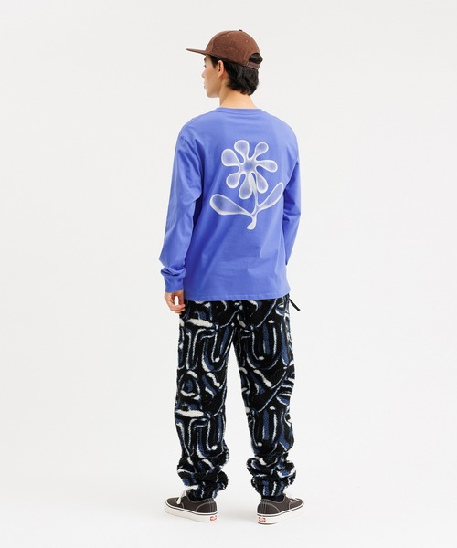 Saturdays NYC(サタデーズ ニューヨークシティ )の「Airbrush Flower LS Tee(Tシャツ/カットソー・メンズ・ブラウン系その他2/ブルー・X-SMALL/S/XL/L/M)」の8枚目の写真