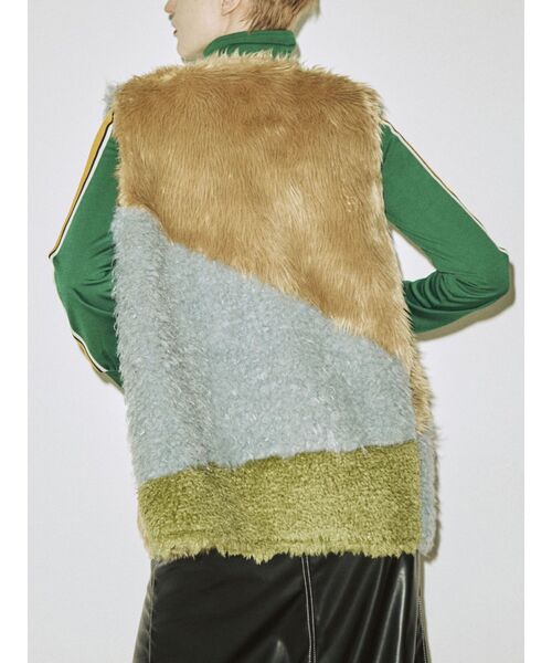 jouetie（ジュエティ）の「クレイジーファーベスト（ベスト・レディース・ブラック/アイボリー/その他1・MEDIUM）」の11枚目の写真