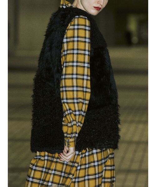 jouetie（ジュエティ）の「クレイジーファーベスト（ベスト・レディース・ブラック/アイボリー/その他1・MEDIUM）」の19枚目の写真