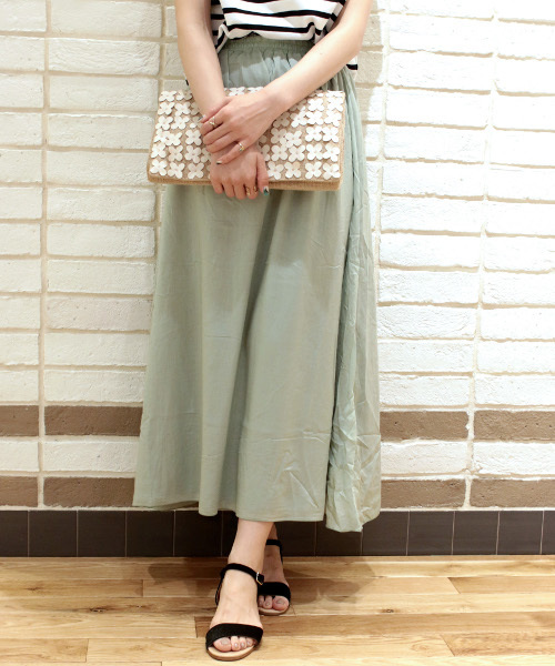 Spick & Span(スピックアンドスパン)の「スパンローン*テンジク リバーシブルマキシスカート。(スカート・レディース・ブラック/グリーン/アイボリー/キャメル・FREE)」の1枚目の写真