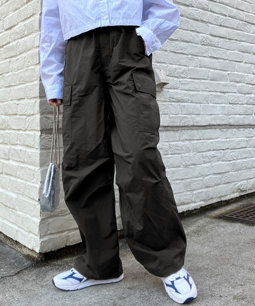 Snap club(スナップクラブ)の「【Snap club】ナイロンミリタリーカーゴパンツ(その他パンツ・レディース・ブラック/チャコールグレー/ホワイト・FREE)」の11枚目の写真