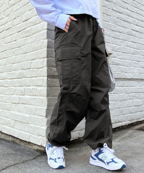 Snap club(スナップクラブ)の「【Snap club】ナイロンミリタリーカーゴパンツ(その他パンツ・レディース・ブラック/チャコールグレー/ホワイト・FREE)」の13枚目の写真