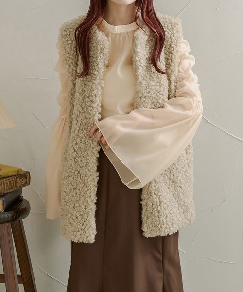 Ambre Neige(アンブルネージュ)の「プードルフェイクファーベスト/【WEB/EC限定商品】(ベスト・レディース・ダークブラウン/アイボリー/ライトブラウン・FREE)」の2枚目の写真