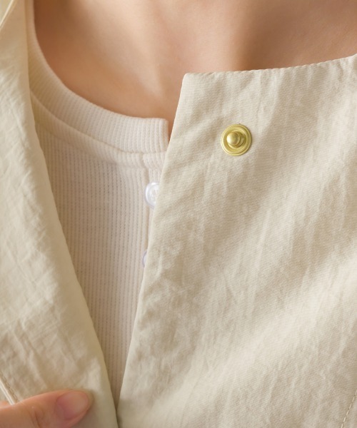 OMNES（オムネス）の「撥水加工ナイロンノーカラー裾ドローコードブルゾン（ブルゾン・レディース・ブラック/ベージュ/アイボリー/カーキ/グレイッシュベージュ/ライトブルー・FREE）」の7枚目の写真