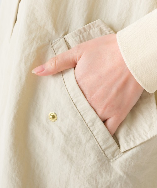 OMNES（オムネス）の「撥水加工ナイロンノーカラー裾ドローコードブルゾン（ブルゾン・レディース・ブラック/ベージュ/アイボリー/カーキ/グレイッシュベージュ/ライトブルー・FREE）」の10枚目の写真