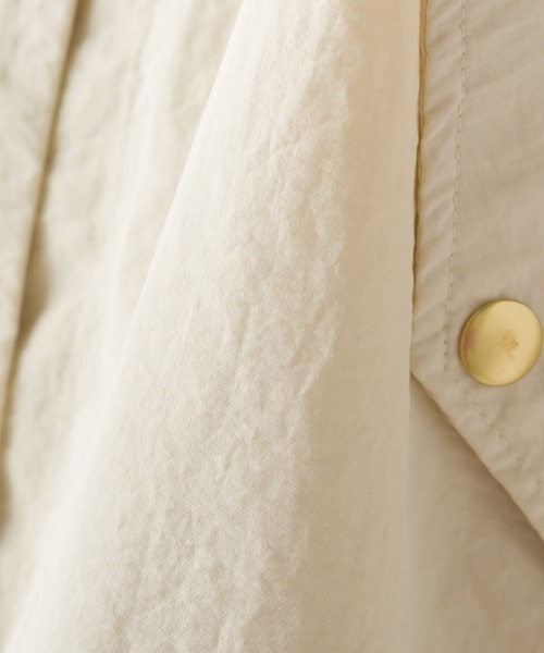 OMNES（オムネス）の「撥水加工ナイロンノーカラー裾ドローコードブルゾン（ブルゾン・レディース・ブラック/ベージュ/アイボリー/カーキ/グレイッシュベージュ/ライトブルー・FREE）」の13枚目の写真