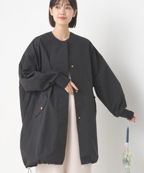 OMNES（オムネス）の「撥水加工ナイロンノーカラー裾ドローコードブルゾン（ブルゾン・レディース・ブラック/ベージュ/アイボリー/カーキ/グレイッシュベージュ/ライトブルー・FREE）」の19枚目の写真