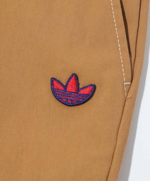 adidas Originals（アディダスオリジナルス）の「adidas/WB CHINO PANT/HG6268（チノパンツ・メンズ・ベージュ・MEDIUM）」の14枚目の写真